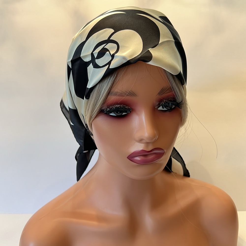 New Inspired Black & Creamy Flowered Colored Scarf - Picture 4 of 6